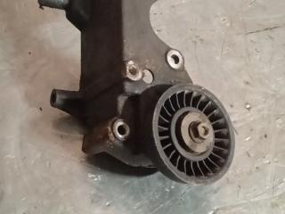 кронштейн гидроусилителя Mitsubishi Carisma 1 поколение [рестайлинг] 2001, 1.8 л., бензин, МКПП