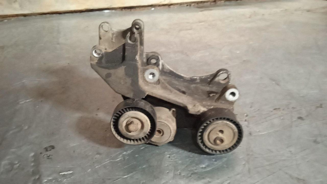 кронштейн двигателя Citroen Berlingo 1 поколение (M49) 2002, 2.0 л., дизель, МКПП, 96348179, 96348183 - фото №1