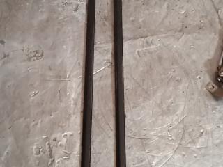 уплотнитель Kia Carens 1 поколение [рестайлинг] 2005