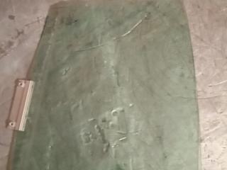 стекло двери задней правой Saab 2005, седан