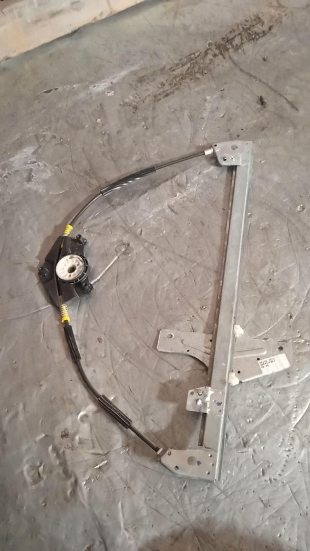 стеклоподъемник передний правый Peugeot 307 1 поколение 2003, хетчбэк 5 дв. - фото №1