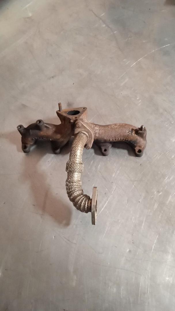 коллектор выпускной Audi A4 B5 1995, 1.9 л., дизель, 028253833AG - фото №1