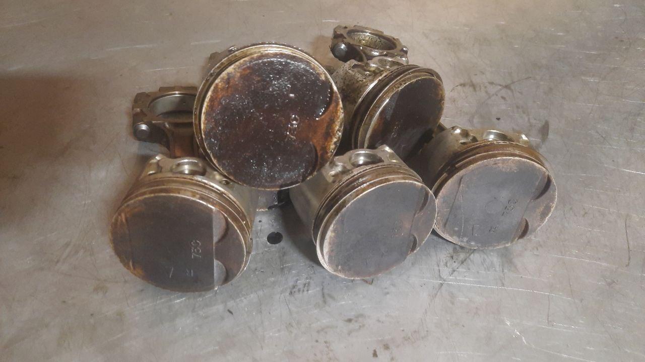 поршень шатун Chrysler Stratus 1 поколение 1999, 2.5 л., бензин - фото №1