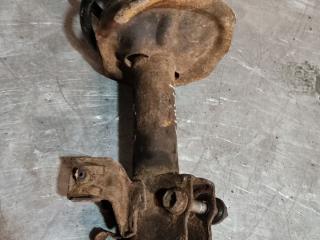 амортизатор передний правый Toyota Yaris P1 2003, 1.4 л., дизель