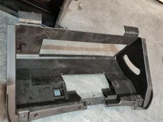 бардачок Nissan Almera N16 2000, 685205M300