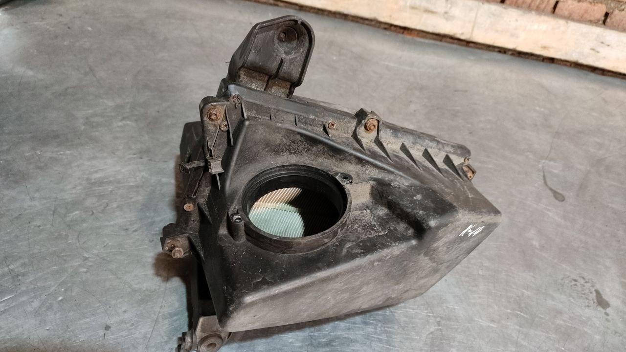 корпус воздушного фильтра Peugeot 307 1 поколение 2005, 2.0 л., дизель - фото №1
