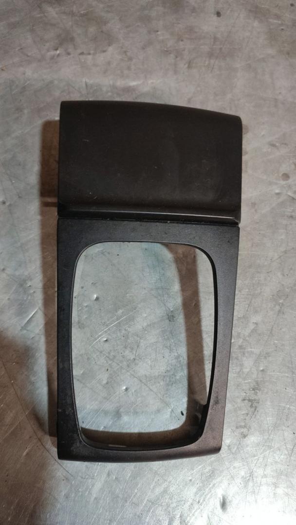 пепельница Skoda Fabia 1 поколение (6Y) 2001, 6Y0857951 - фото №1