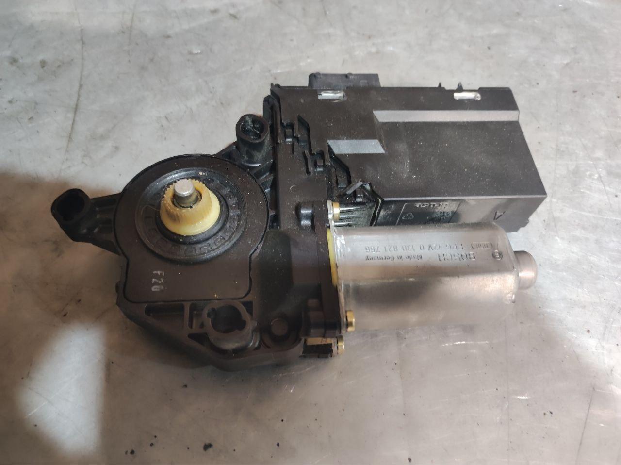 моторчик стеклоподъемника передний правый Peugeot 307 1 поколение 2005, 9634457480 - фото №1