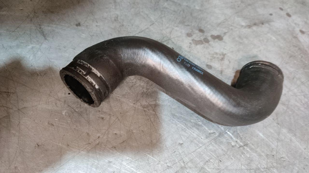 патрубок радиатора Skoda Fabia 1 поколение (6Y) 2001, 1.9 л., дизель, 6Q0145828D - фото №1