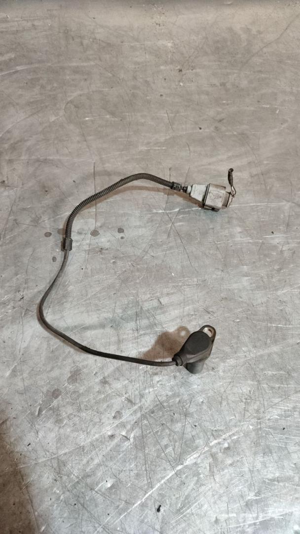 датчик коленвала Skoda Fabia 1 поколение (6Y) 2001, 1.9 л., дизель - фото №1