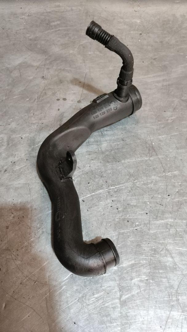 патрубок интеркулера Skoda Fabia 1 поколение (6Y) 2001, 1.9 л., дизель, 6Q0129654, 6Q0129656 - фото №1