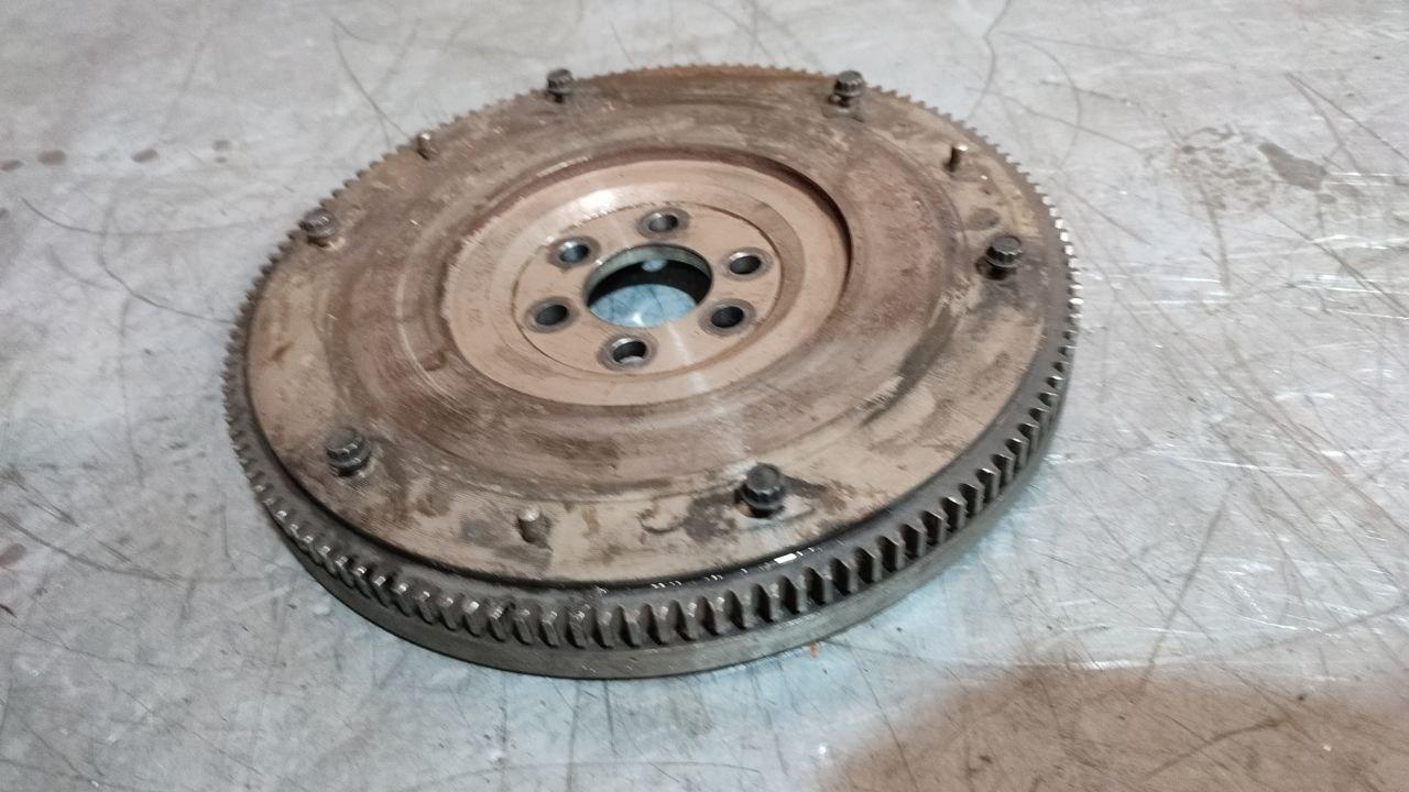 маховик Volkswagen Polo 4 поколение 2003, 1.2 л., бензин, МКПП, 03D105271 - фото №1