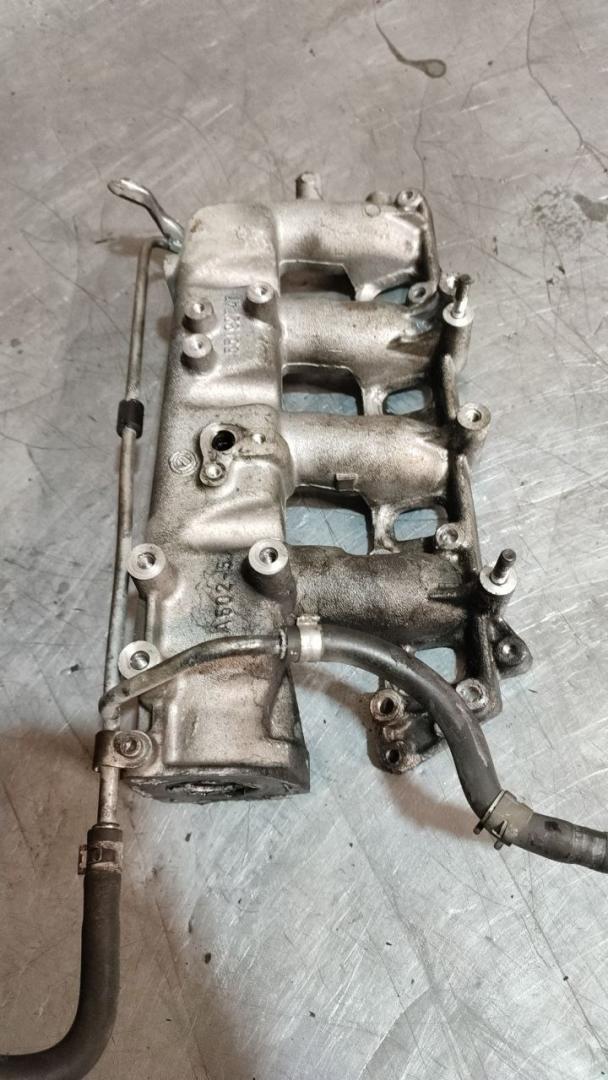 коллектор впускной Saab 9-3 2 поколение 2005, 1.9 л., дизель, 55192747 - фото №1