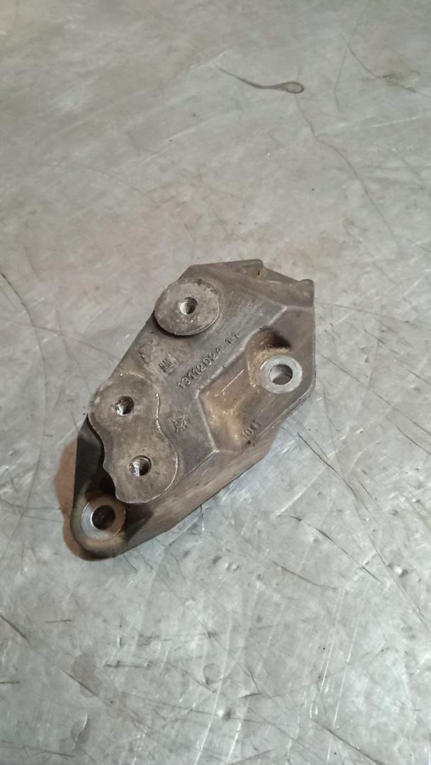 кронштейн двигателя Saab 9-3 2 поколение 2005, 1.9 л., дизель, МКПП, 13112024 - фото №1