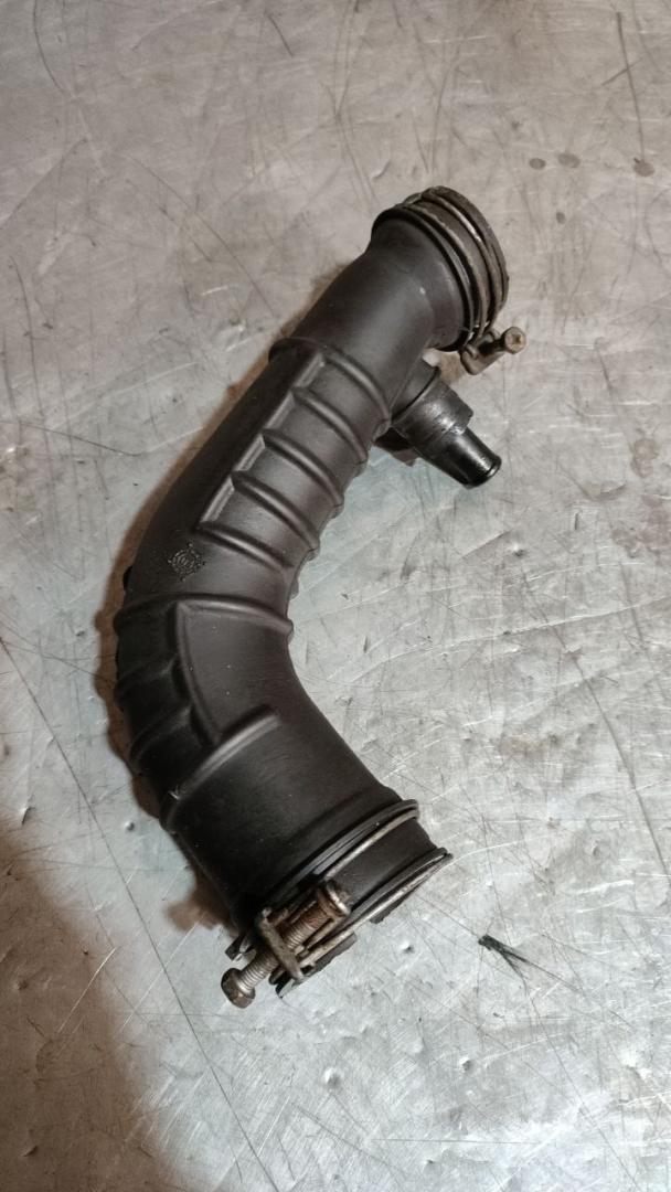 патрубок воздушного фильтра Toyota Yaris P1 2003, 1.4 л., дизель, 178800N010 - фото №1