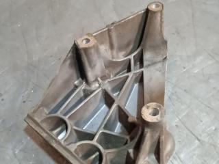 кронштейн двигателя Skoda Fabia 2 поколение (5J) 2008, 1.9 л., дизель, 038199207A