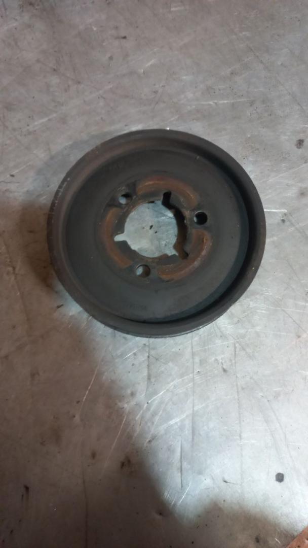 шкив коленвала Peugeot 206 1 поколение 2001, 1.4 л., бензин, МКПП - фото №1