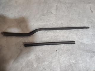 Уплотнитель стекла Ford Transit Connect 1 поколение 2009