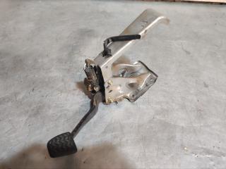 педаль тормоза Toyota Avensis Verso 1 поколение 2001