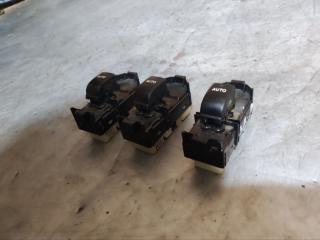 кнопка стеклоподъемника Toyota Avensis Verso 1 поколение 2001, 8403044020