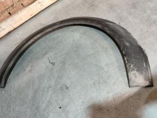 накладка крыла зад. лев. Ford Transit Connect 1 поколение 2009, 2T14A280K97A