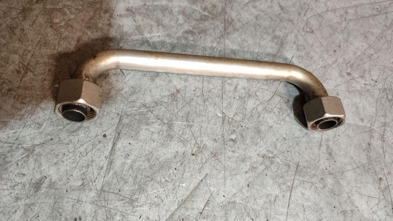 трубка системы рециркуляции EGR Skoda Octavia 1 поколение (A4) 1998, 1.6 л., бензин - фото №1