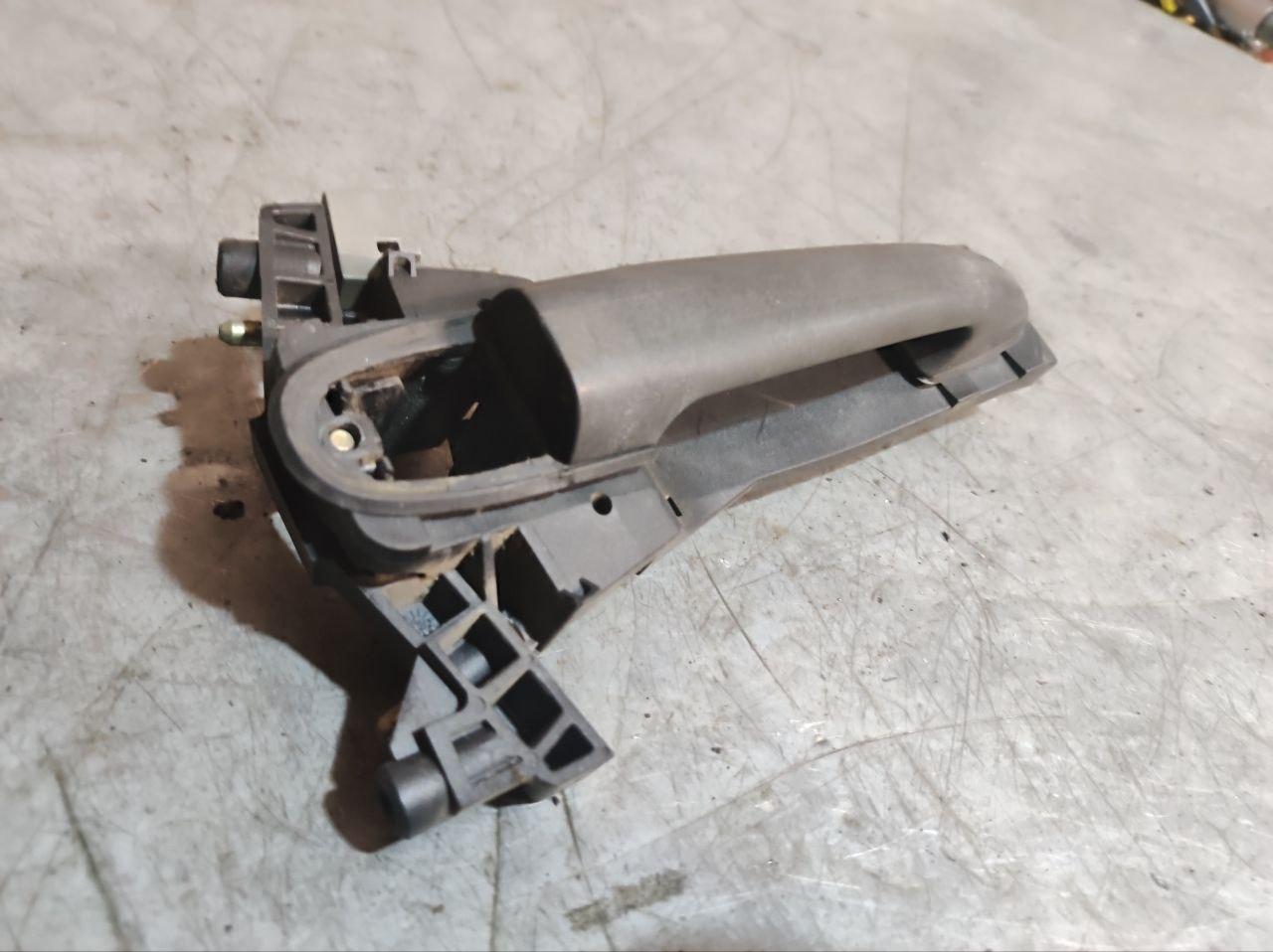 ручка наружная Mercedes-Benz A-Класс W168 2001 - фото №1