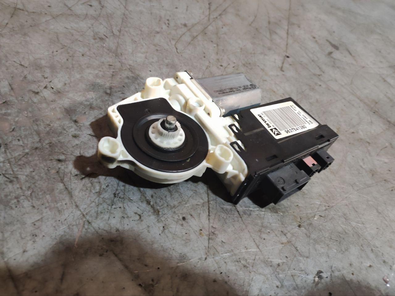 моторчик стеклоподъемника передний правый Citroen C5 1 поколение 2003, 9637541380, 104997105 - фото №1