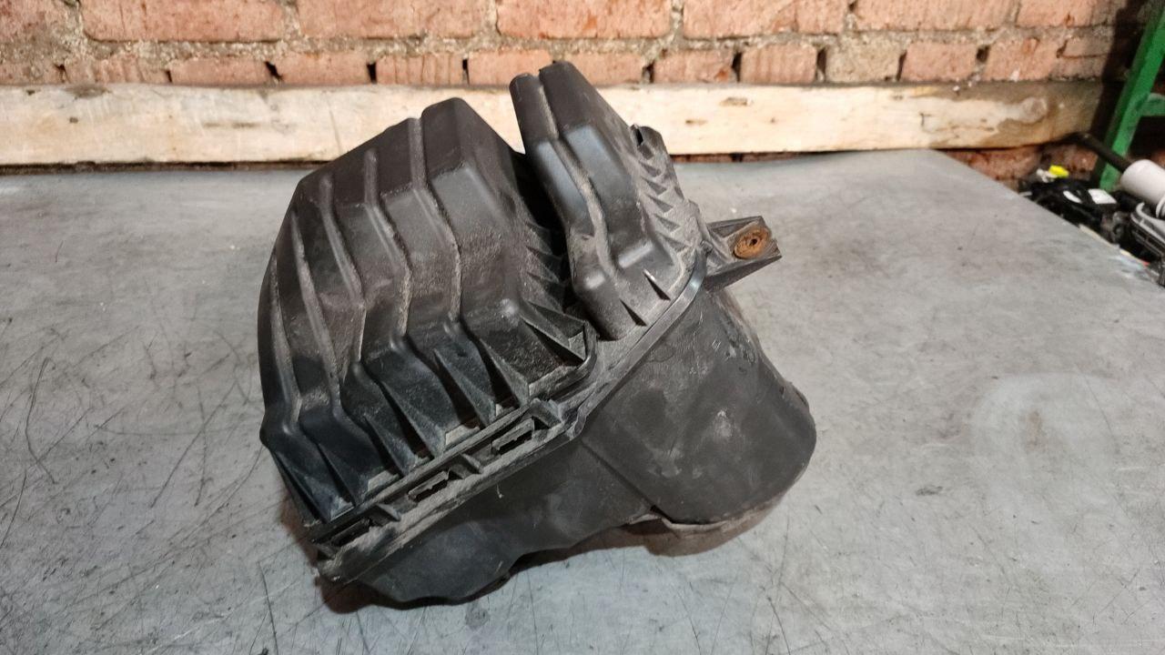 корпус воздушного фильтра Chrysler Voyager 4 поколение 2003, 2.5 л., дизель, 4861388AB - фото №1