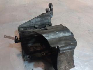 кронштейн компрессора кондиционера Chrysler Voyager 4 поколение 2003, 2.5 л., дизель, 90512909G