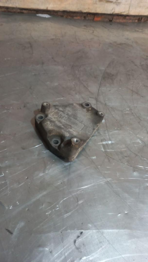 кронштейн компрессора кондиционера Opel Astra G 2003, 1.4 л., бензин, 90571112 - фото №1