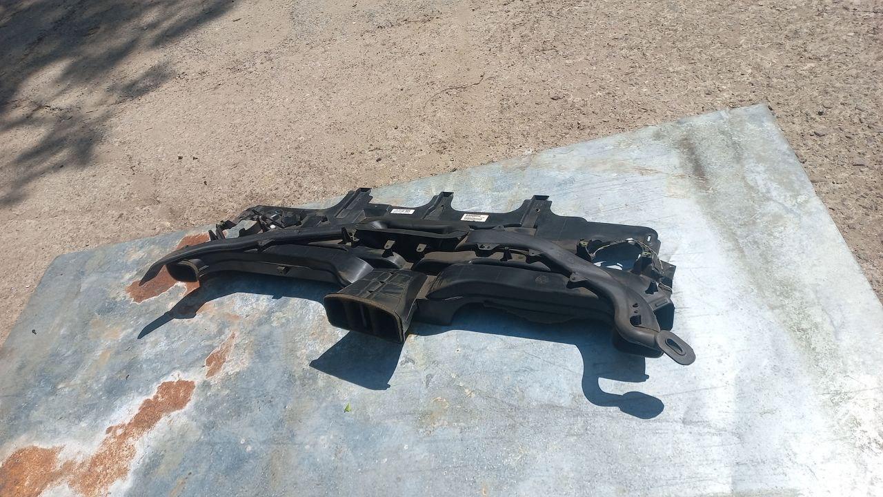 воздухозаборник Chrysler Voyager 4 поколение 2003, P0TN191T5AD, 0302030213094198, TRLC00443D0089 - фото №1