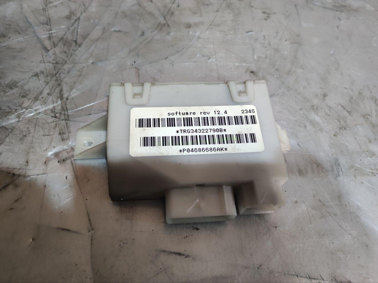 модуль управления двери Chrysler Voyager 4 поколение 2003, P04686686AK, TRG34322790B - фото №1