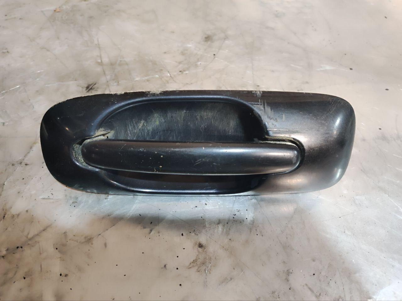 ручка наружная задняя левая Chrysler Voyager 4 поколение 2003 - фото №1