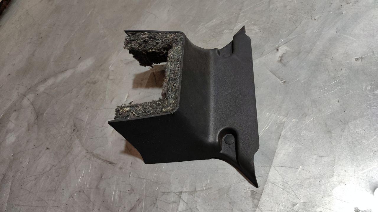 обшивка салона Ford Transit Connect 1 поколение 2009, 2T16V04494BAW - фото №1