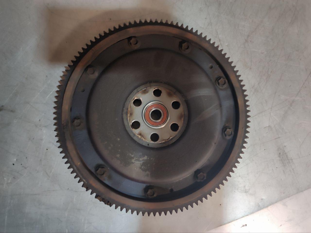 маховик Mazda 3 BK 2004, 1.6 л., бензин, Z60111500A - фото №1