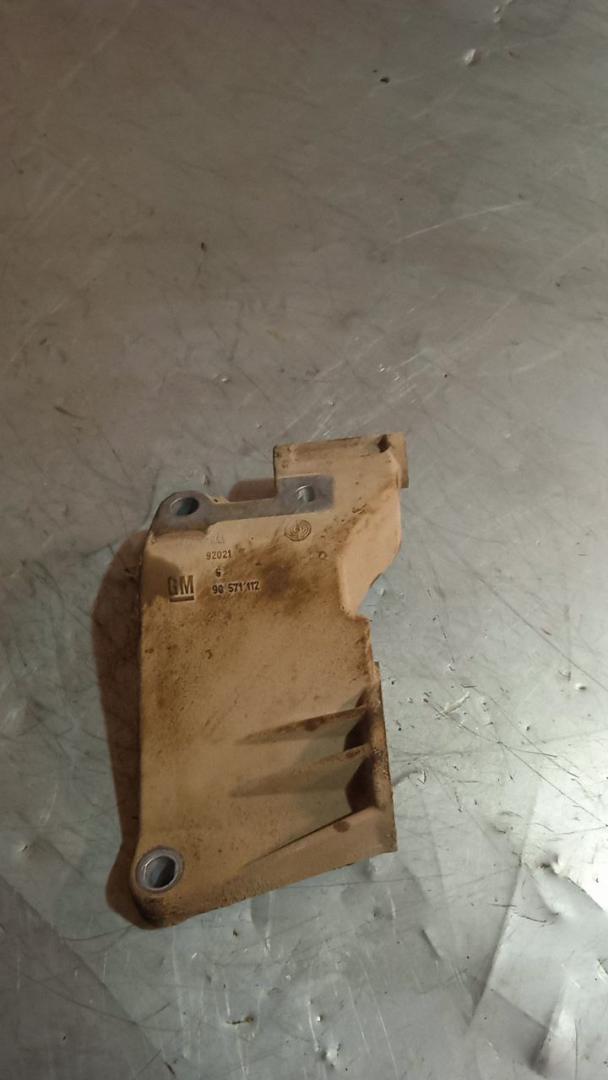 кронштейн генератора Opel Astra G 2001, 1.6 л., бензин, 90571112 - фото №1