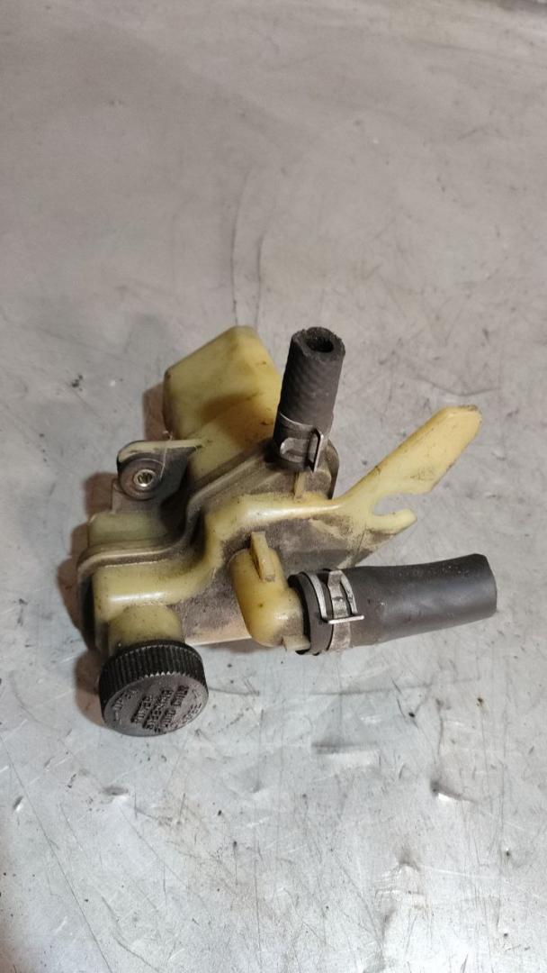 бачок гидроусилителя Ford Focus 2 поколение 2008, 1.6 л., бензин - фото №1