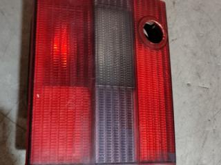 фонарь крышки багажника правый Volkswagen Passat B4 (1993 - 1997), универсал, 3A9945108C