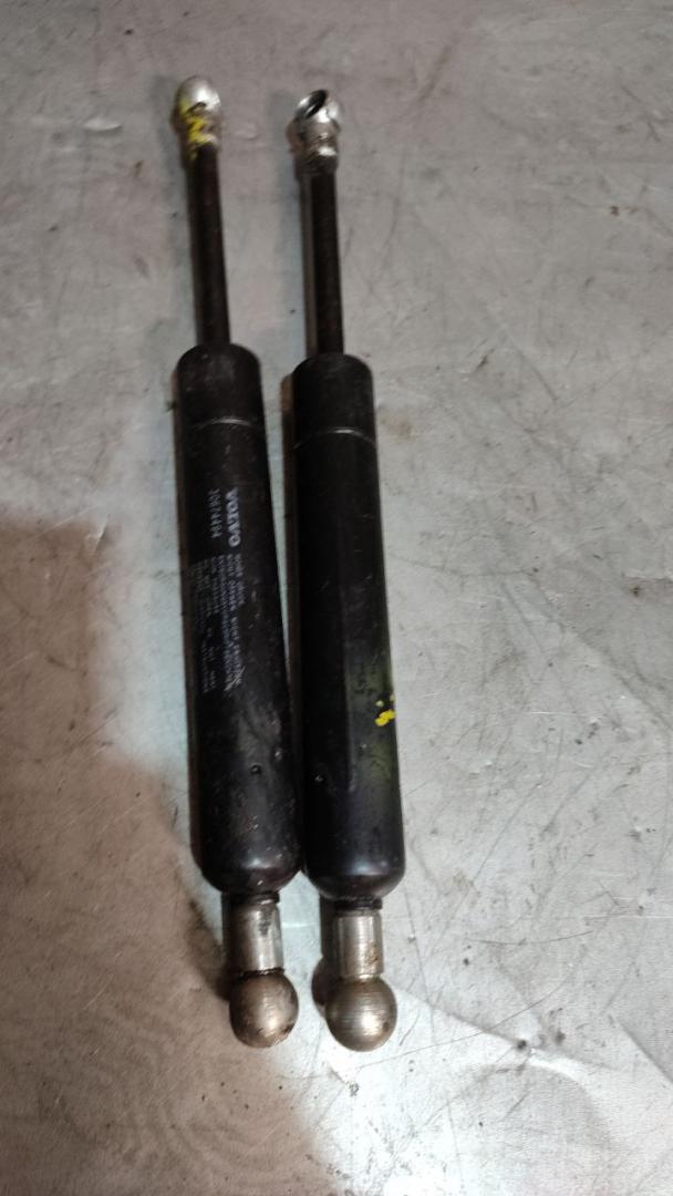 амортизатор крышки багажника (3-5 двери) Volvo V70 2 поколение (2000 - 2005), 30674494 - фото №1