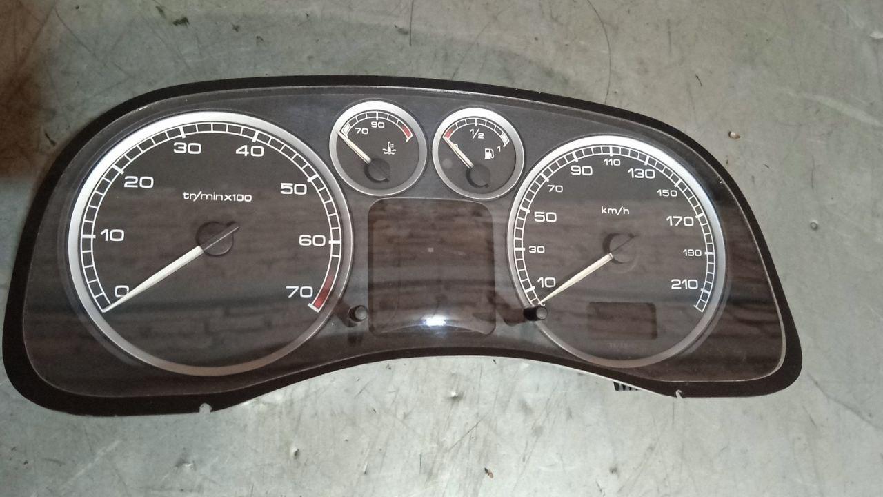 щиток приборов (приборная панель) Peugeot 307 1 поколение 2003, 1.6 л., бензин, МКПП, 9645768680, 216698121 - фото №1