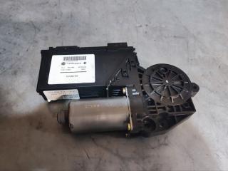 моторчик стеклоподъемника задний правый Volkswagen Touareg 1 поколение (2002 - 2007), 7L0959794