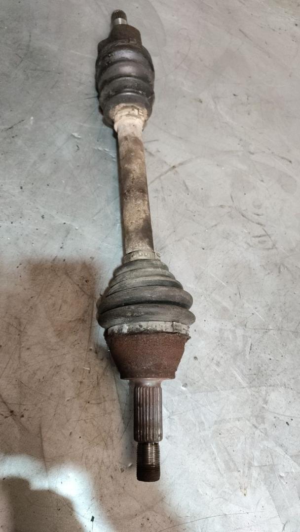 полуось передняя левая (приводной вал, ШРУС) Ford Fiesta 5 поколение 2005, 1.2 л., бензин - фото №1