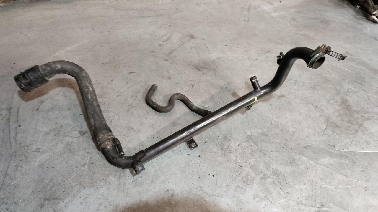 патрубок радиатора Audi A4 B6 (2000 - 2006), 1.8 л., бензин, 8D0121101K - фото №1