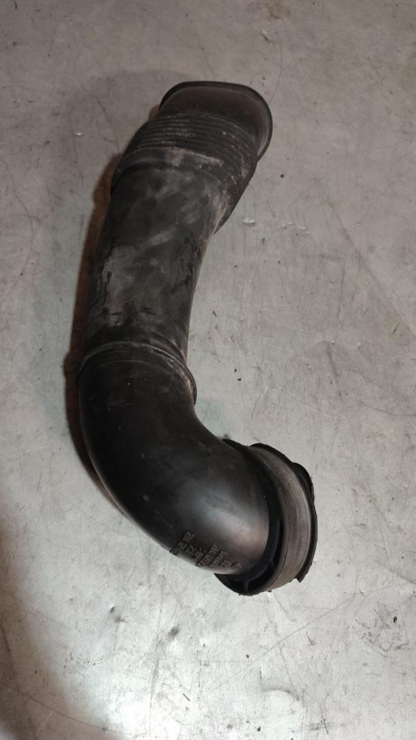 патрубок воздушного фильтра Volkswagen Touareg 1 поколение (2002 - 2007), 2.5 л., дизель, 7L6129752A, 7L6129609 - фото №1