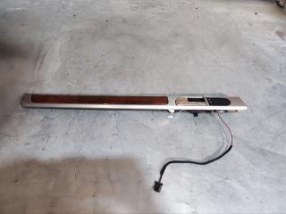 молдинг двери задней левой Volkswagen Touareg 1 поколение (2002 - 2007), 7L6867459