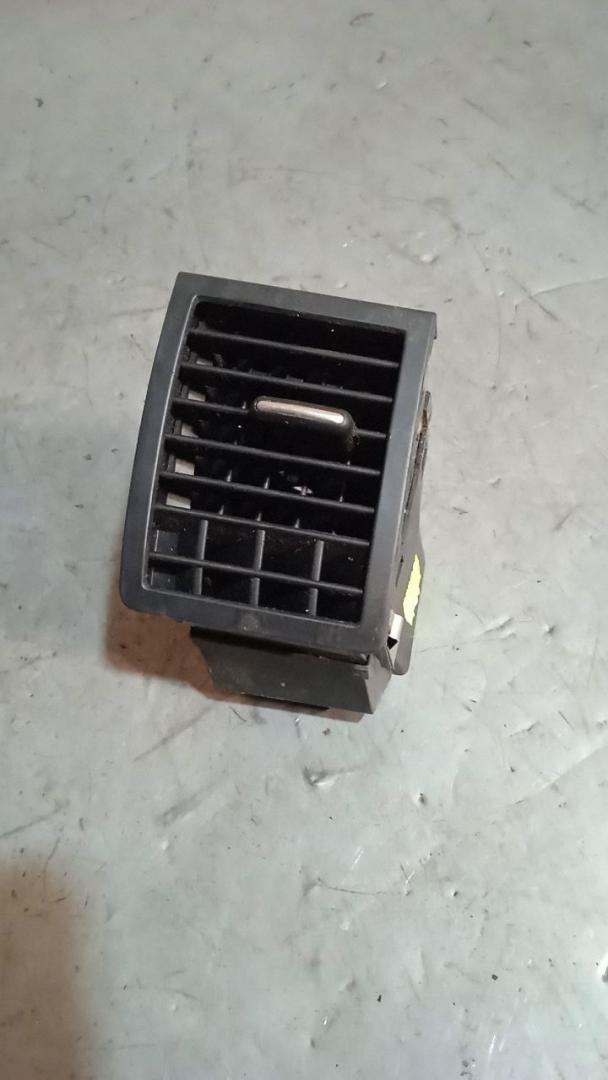 дефлектор обдува салона Volkswagen Touareg 1 поколение (2002 - 2007), 7L6819703D - фото №1