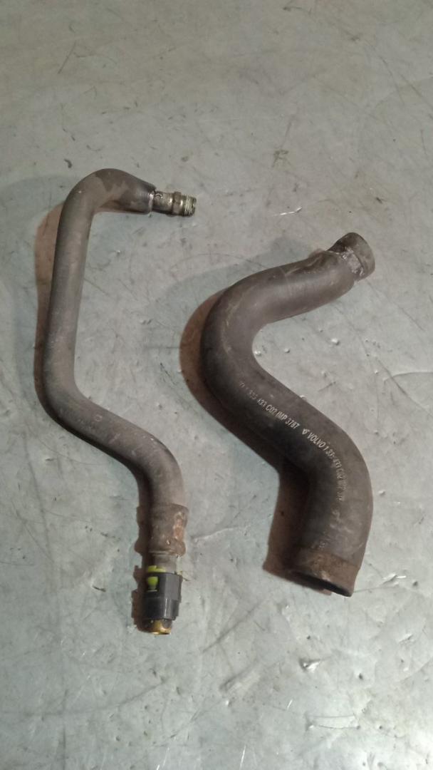 патрубок радиатора Volvo V70 2 поколение (2000 - 2005), 2.5 л., бензин, 1335433C02 - фото №1