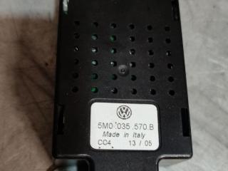 усилитель антенны Volkswagen Golf 5 поколение (2003 - 2009), хетчбэк 5 дв., 5M0035570B