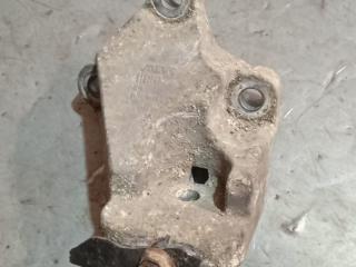 кронштейн двигателя Volvo V70 1 поколение (1997 - 2000), 2.4 л., бензин, 9161141